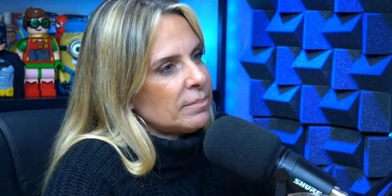 Flávia Januzzi - Reprodução/YouTube GeralPod