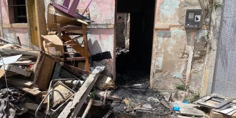 Incêndio destrói residência no município de Esperança, na Paraíba - Geraldo Jerônimo/TV Paraíba
