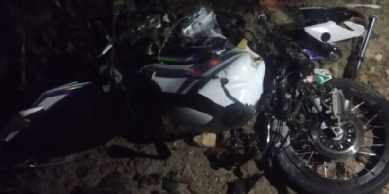 Uma das motos ficou destruída - Reprodução 