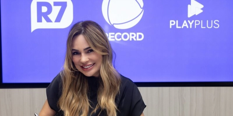 Rachel Sheherazade assina novamente com a Record TV - Divulgação / Edu Moraes / Record TV