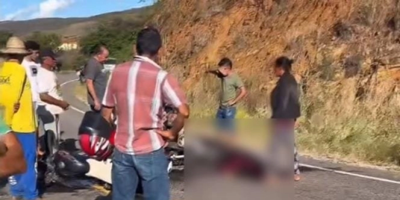 Vítima morreu ainda no local do acidente - Redes sociais