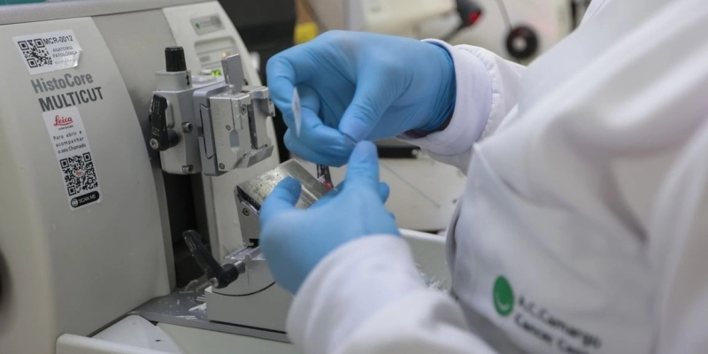 Cura de câncer de próstata pode chegar a até 98% - Paulo Pinto/Agência Brasil