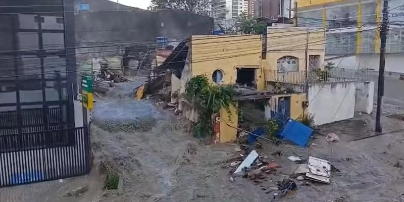 Reservatório de água rompe em Campina Grande - Reprodução/TV Cabo Branco