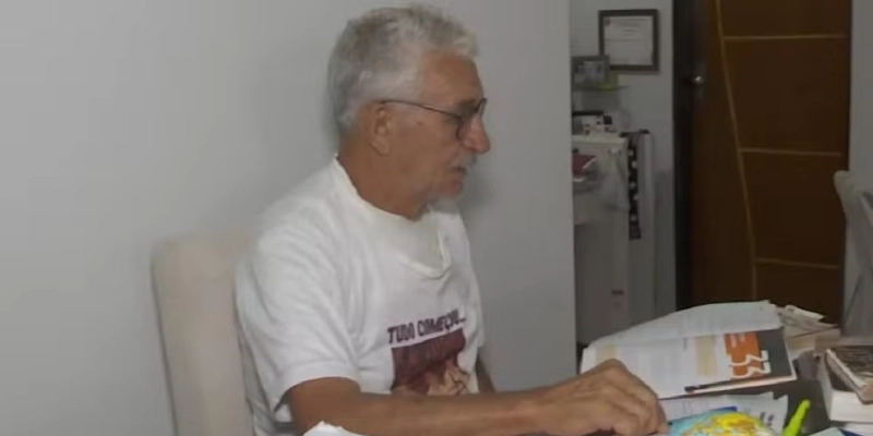 Aos 72 anos, Iremar Almeida volta às salas de aula para se preparar para o Enem e cursar a licenciatura em Física. - Reprodução/TV Cabo Branco