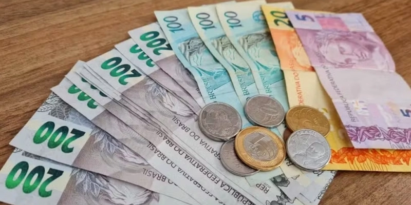 Cédulas e moedas - Natalia Filippin/G1