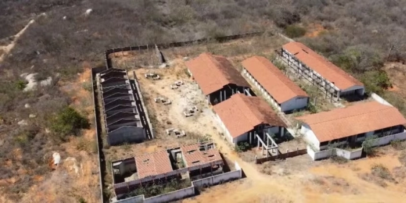 Complexo escolar em Teixeira, no Sertão da Paraíba, não foi entregue e vai ser demolido por risco de desabamento - TV Cabo Branco