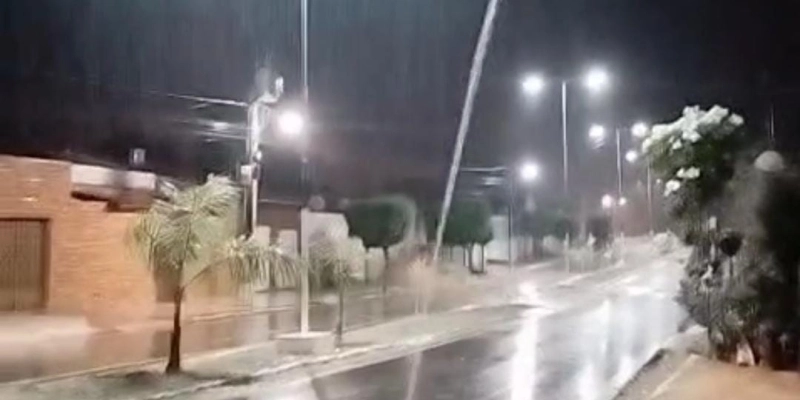 Chuva em Santana de Mangueira - Redes Sociais