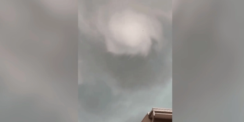 Nuvem em formato de funil assustou moradores na Grande Curitiba - Redes Sociais