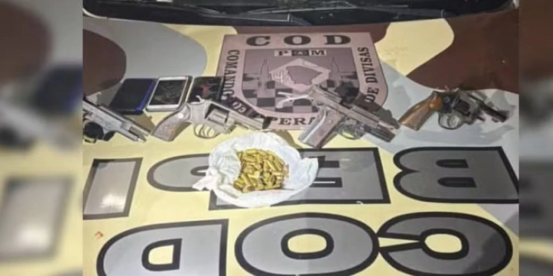 Armas apreendidas com criminosos após ataque de facção no Ceará - Reprodução