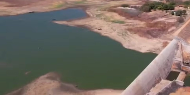 Barragem da Farinha, em Patos, tem menos de 2% do volume total de água - Reprodução/TV Paraíba