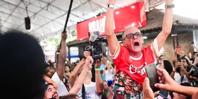 Ciça se emociona logo após o título - Leo Franco / AgNews