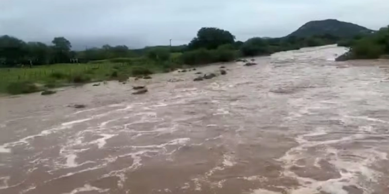 Barragem da Farinha, no Sertão da PB, sai de 2% para mais de 57% de volume de água em dois dias - Reprodução/TV Cabo Branco