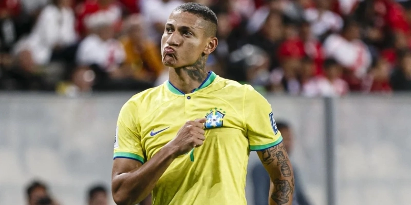 Richarlison em ação pela Seleção Brasileira contra o Peru, pelas Eliminatórias - Martin Fonseca/Eurasia Sport Images/Getty Images