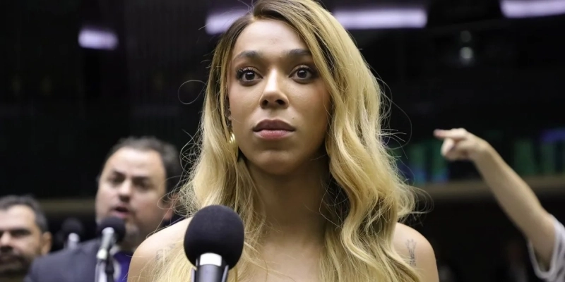 Deputada federal Erika Hilton (PSOL-SP) no plenário da Câmara - Mário Agra/Câmara dos Deputados