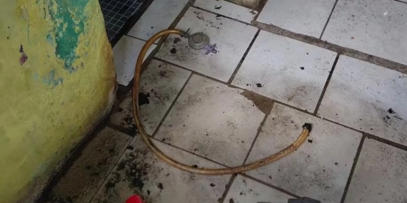 Explosão de gás provoca incêndio e deixa homem gravemente ferido, em João Pessoa - Antônio Vieira/TV Cabo Branco