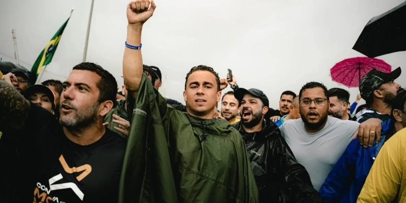 Nikolas Ferreira na caminhada de Paracatu a Brasília - Vitor Liasch/Assessoria do Deputado Federal Nikolas Ferreira (PL-MG)