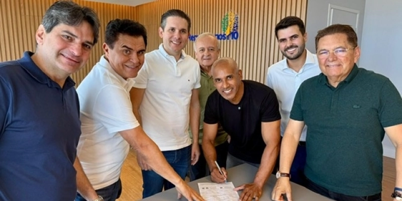 Sérgio Fonseca sendo recebido por lideranças do Republicanos da Paraíba - Divulgação 