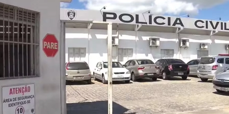 Mulher foi presa em flagrante e levada para a Cidade da Polícia de Campina Grande - Reprodução/TV Paraíba