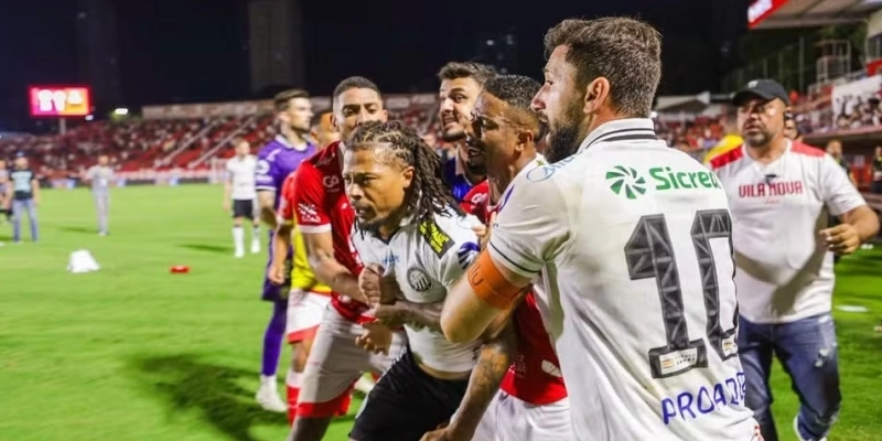 Berto, atacante do Operário-PR, racismo, Vila Nova - Guilherme Alves/O Popular