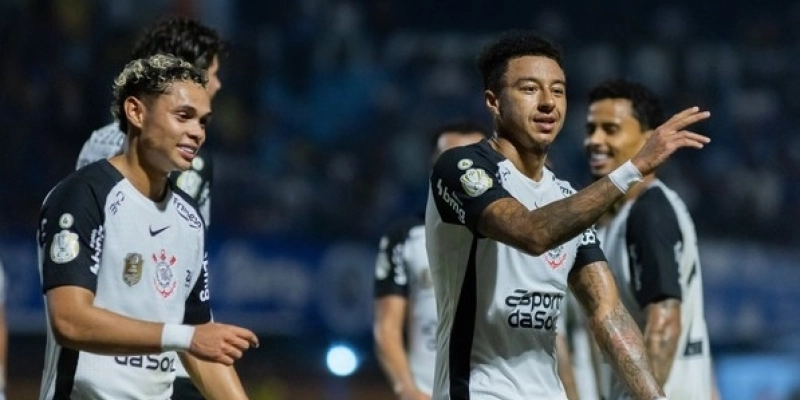 Lingard comemora gol do Corinthians contra o Barra - Thiago Vasconcelos Dos Santos/AGIF