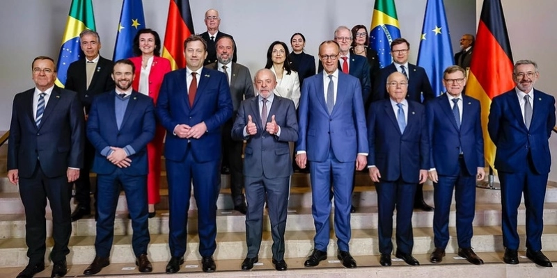 Lula durante sessão Plenária da III Reunião de Consultas Intergovernamentais na Alemanha - Ricardo Stuckert / PR