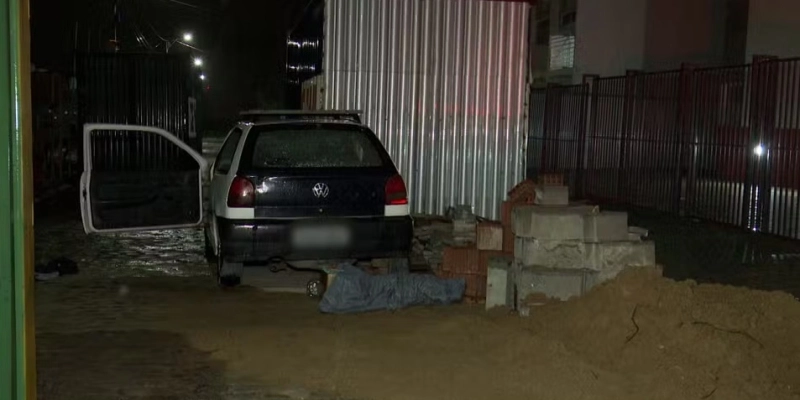 Dois homens morrem em confronto com a polícia após assalto em obra, em Campina Grande - Reprodução/TV Paraíba