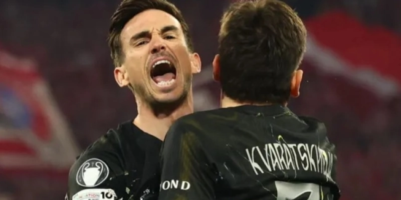 Jogadores do PSG celebram gol sobre o Bayern de Munique - Divulgação/PSG