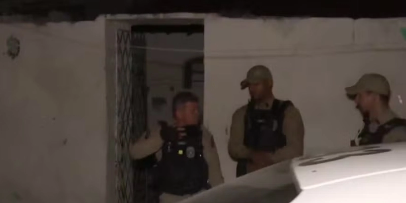 Homem morre carbonizado durante incêndio de casa em Campina Grande - TV Paraíba