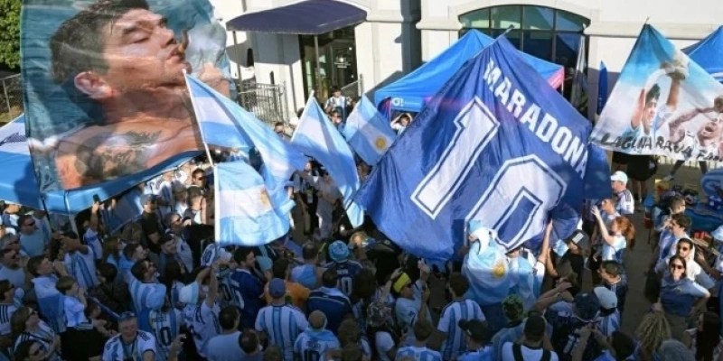 Torcedores promoveram bandeiraço nas ruas de Kansas City - Juan Mabromata/AFPJuan Mabromata/AFP
