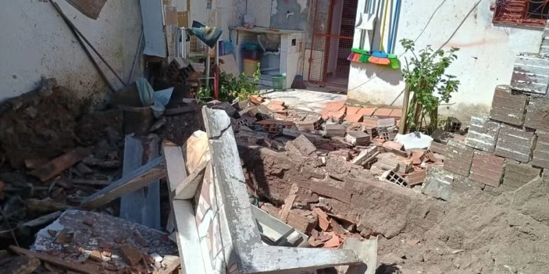 Lavanderia ficou destruída após explosão - Ewerton Correia/TV Cabo Branco
