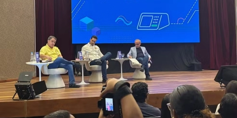 Candidatos ao governo da Paraíba participam de sabatina com estudantes em Campina Grande - Laerte Cerqueira/TV Cabo Branco