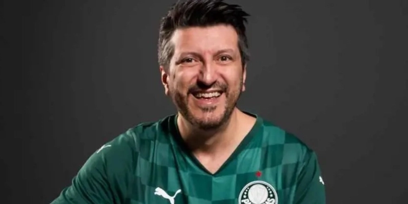 Lito Sousa tem 59 anos e é criador do canal Aviões e Músicas, um dos maiores do YouTube sobre aviação, no ar há mais de 15 anos - REPRODUÇÃO/INSTAGRAM @LITO