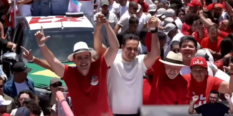 Lucas Ribeiro (PP) ao lado do candidato ao governo do Grande do Norte, Cadu de Lula (PT) e do presidente Lula (PT) - Reprodução