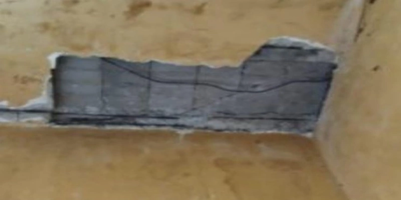 Presos fazem buraco e tentam fugir da cadeia de Piancó - Reprodução