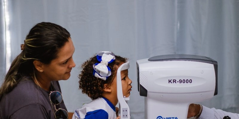 A iniciativa já beneficiou centenas de estudantes e tem recebido elogios de pais e educadores. - Divulgação 