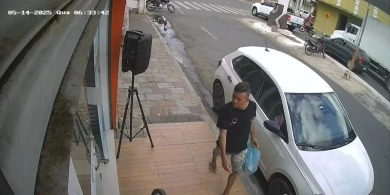 Suspeito de furtar celular em loja de Itaporanga - Câmeras de segurança 