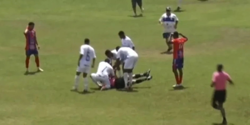 Felipe Fernandes de Lima caiu no gramado aos 19 minutos do primeiro tempo - Reprodução / Youtube / Regional FM