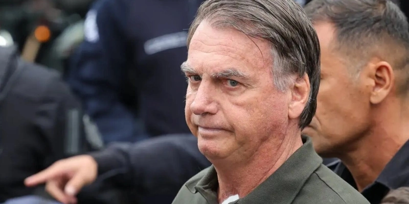 Ex-presidente foi condenado a 27 anos e 3 meses de prisão por liderar tentativa de golpe de Estado - Fabio Rodrigues-Pozzebom/ Agência Brasil)