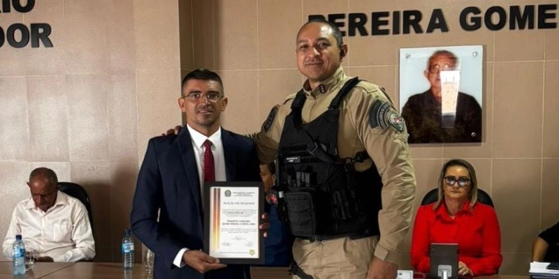 Vereador Douglas Franco com o Tenente-coronel C. Lima - Divulgação 