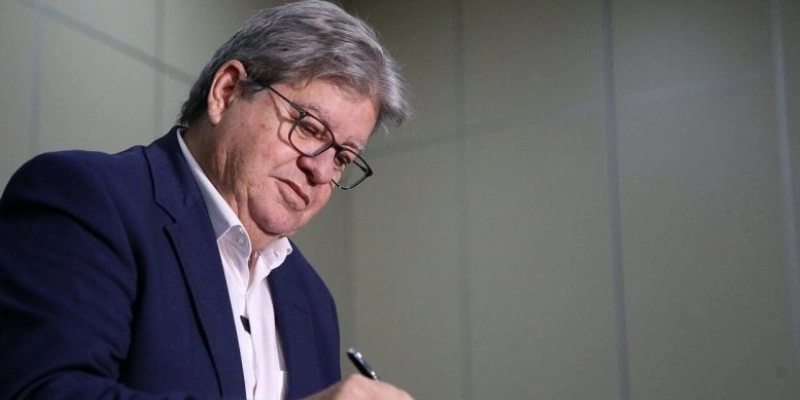 João Azevêdo - Aloísio Abrantes