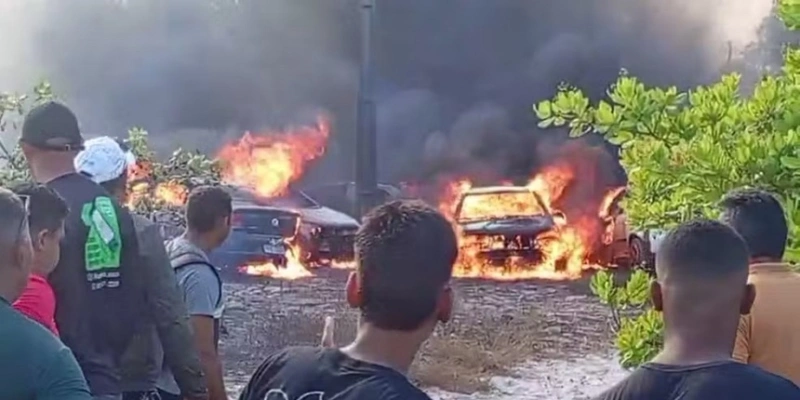 Incêndio destruiu vários carros em Barra de Mamanguape, PB - Nilton Pereira/acervo pessoal