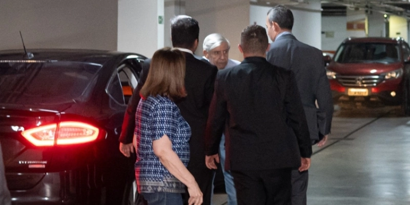 General Heleno chega à residência onde cumprirá prisão domiciliar em Brasília - : KEBEC NOGUEIRA/METRÓPOLES @kebecfotografo