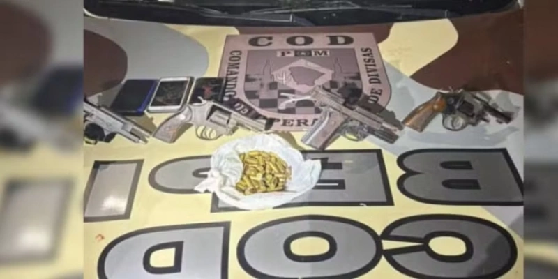 Armas apreendidas com criminosos após ataque de facção no Ceará - Reprodução