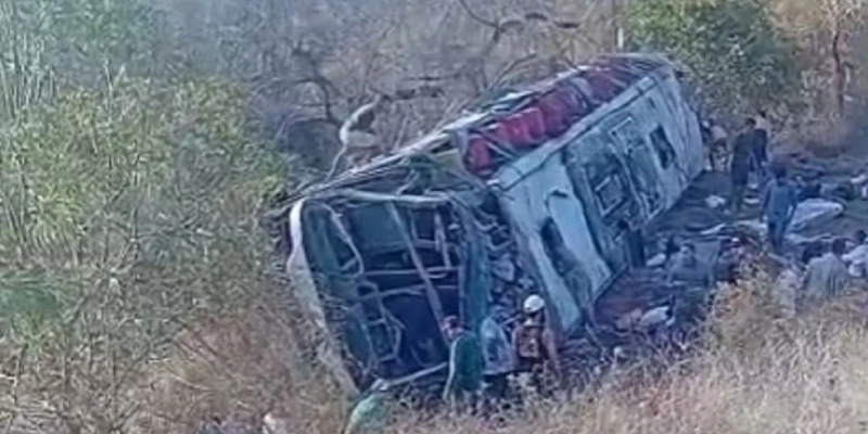 Ônibus com romeiros capota e deixa mortos e feridos em São José da Tapera - Redes Sociais