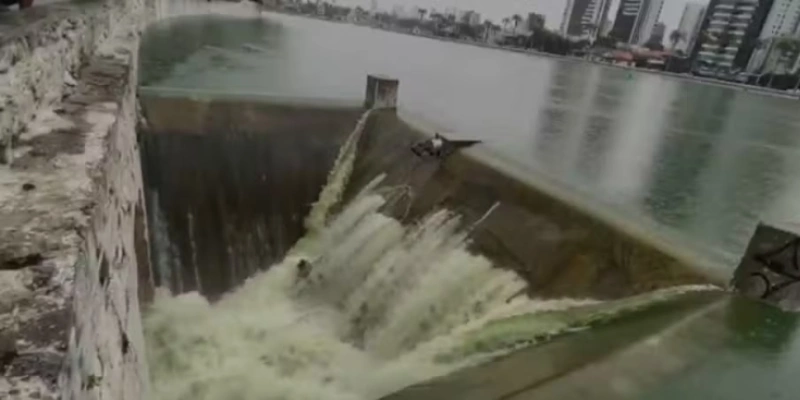 Chuvas provocam aumento do nível das águas do Açude Velho, em Campina Grande - Artur Lira/Reprodução/Arquivo Pessoal